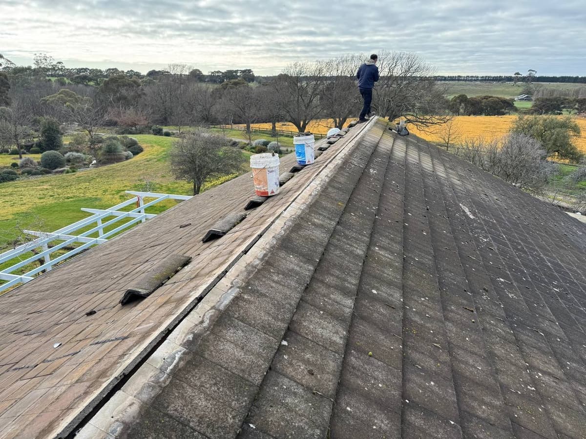 Gutter cleaning and inspection Geelong – Skyways Roofing